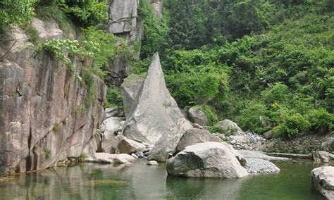 A Cascata de Qianshan, Um Óasis Verde e Refúgio Espiritual em Jixi!