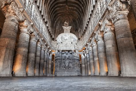 Ajanta Caves: Uma Jornada Misteriosa Através do Tempo e Arte Budista!